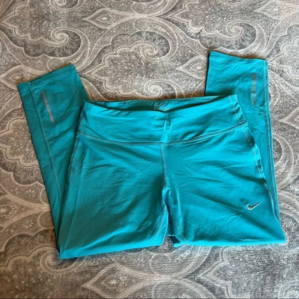 Nike mid rise cropped leggings